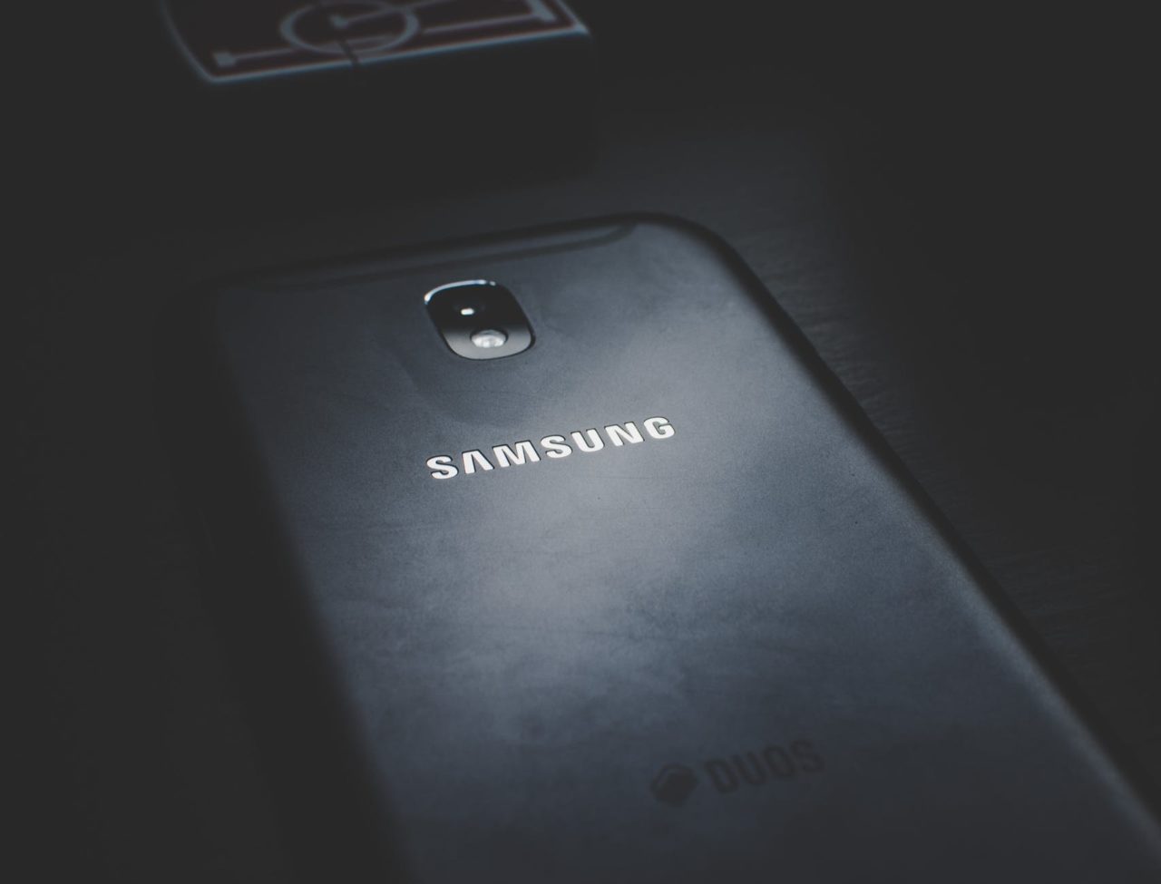 close up photo of black samsung phone